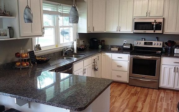 4th image of 745 Country Club Dr