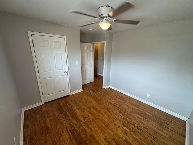 2929 E University St #9 — Photo 9