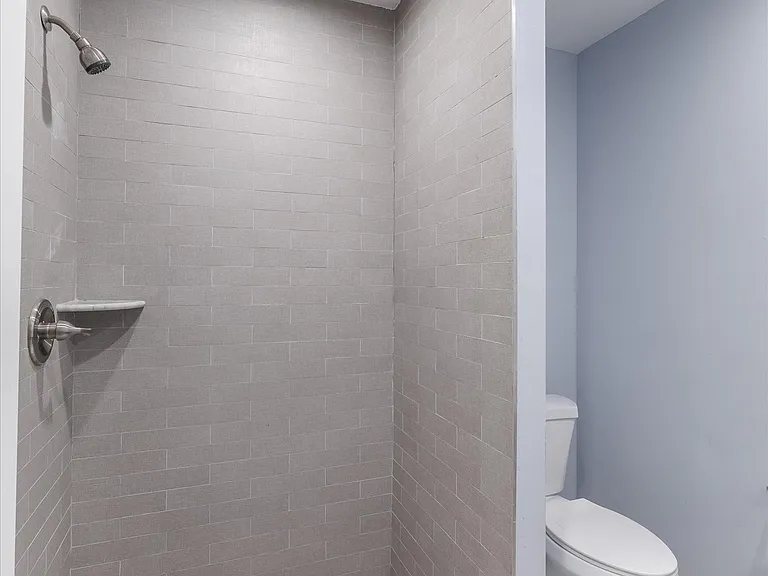 19 Osborn St — Photo 10