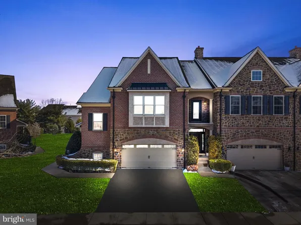 35 David Dr, Newtown, PA 18940
