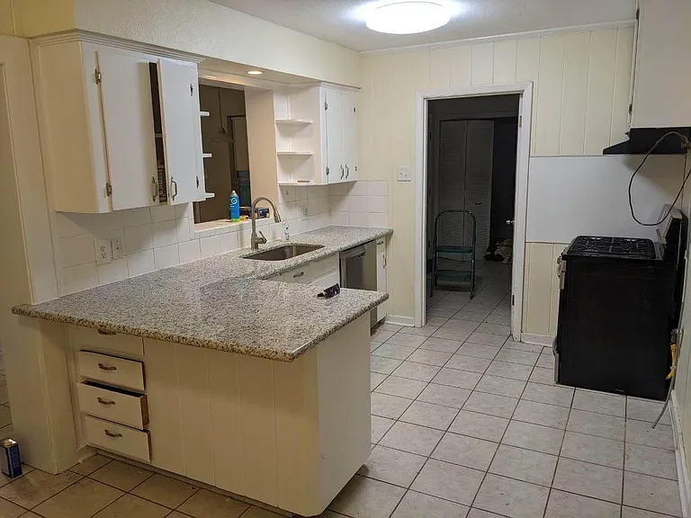 Kitchen with new countertops and oven