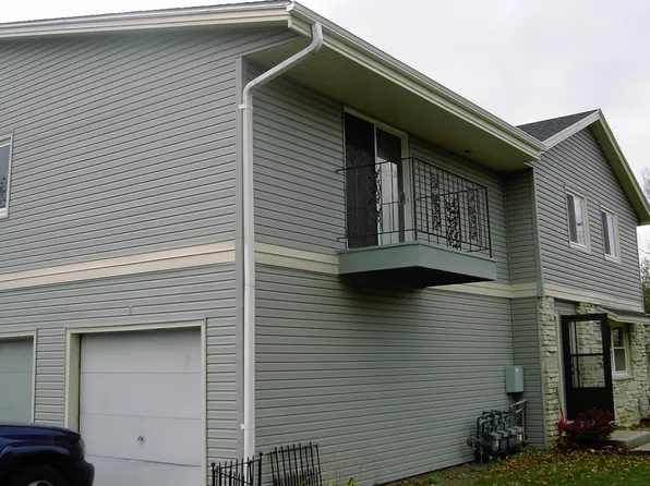 2008 Macarthur Rd, Waukesha, WI 53188