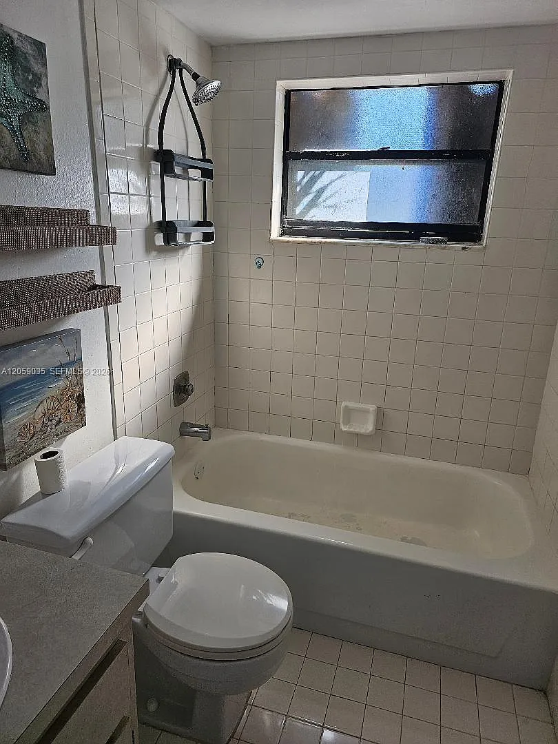 Lago Grande Two Condo — Photo 4