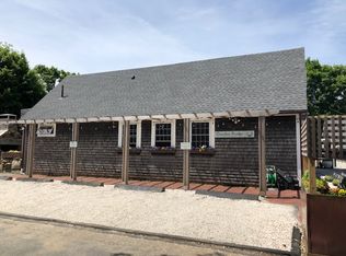 15 Mechanics St, Vineyard Haven, MA 02568