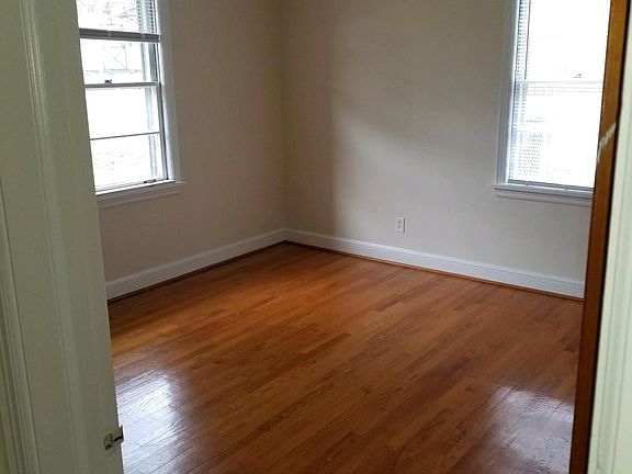 4th image of 1204 Greenhurst Ave NW