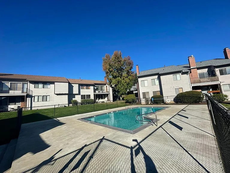 12128 SE 104th Ct — Photo 32