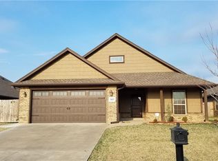 3821 Wickersham Dr, Edmond, OK 73013