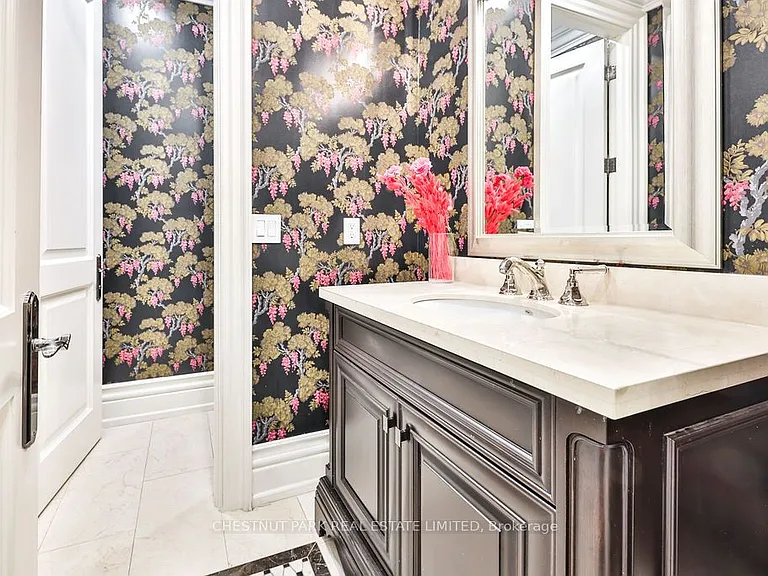 182 Saint Leonards Ave — Photo 18
