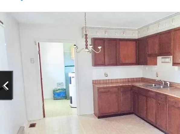 692 E Cutshall Rd, Austin, IN 47102