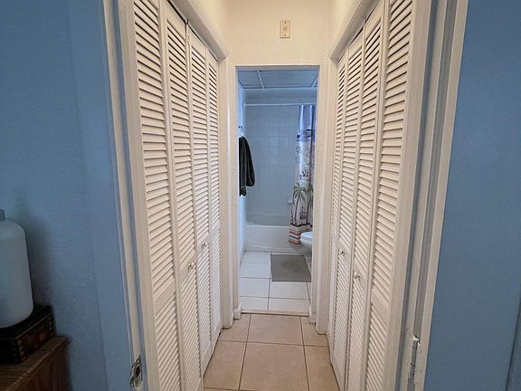5th image of 770 SE 2nd Ave APT B110
