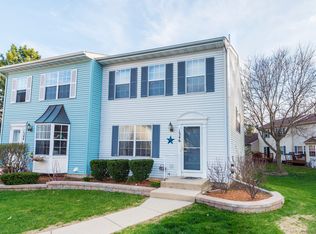 1346 Arlington Ct, Geneva, IL 60134