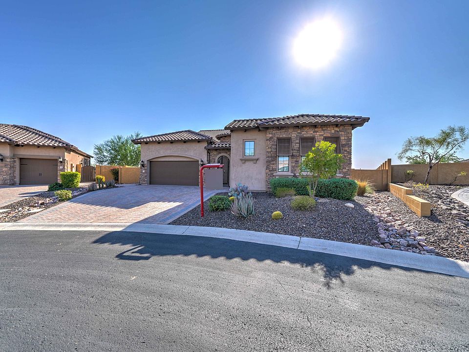 1st image of 2004 N Steele Cir