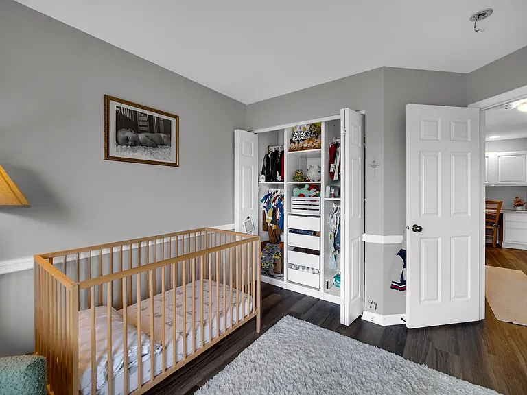 1882 N Wentworth Cir — Photo 3