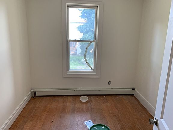 3rd image of 2249 21st St APT 2