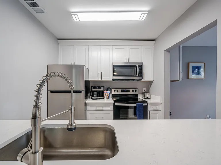 124 Elm Ave SE #3C — Photo 9