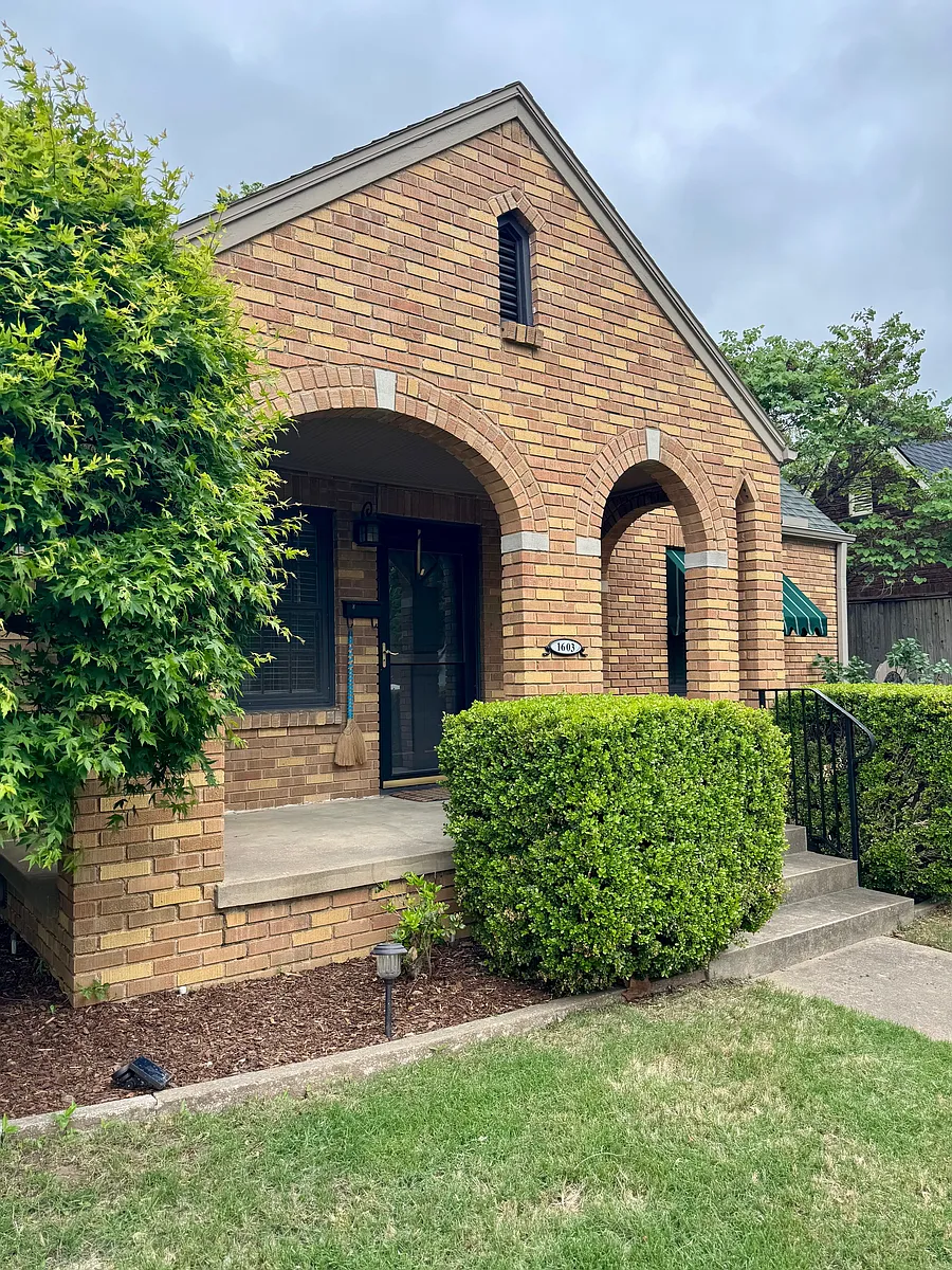 Building Photo - 1603 S Columbia Ave #1603