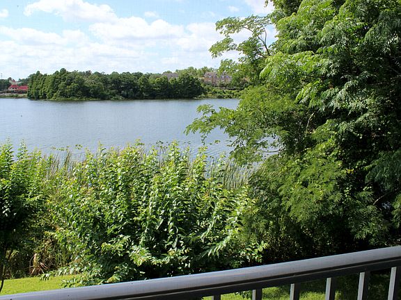 2nd image of 145 N Pearl Lake 212 Cswy