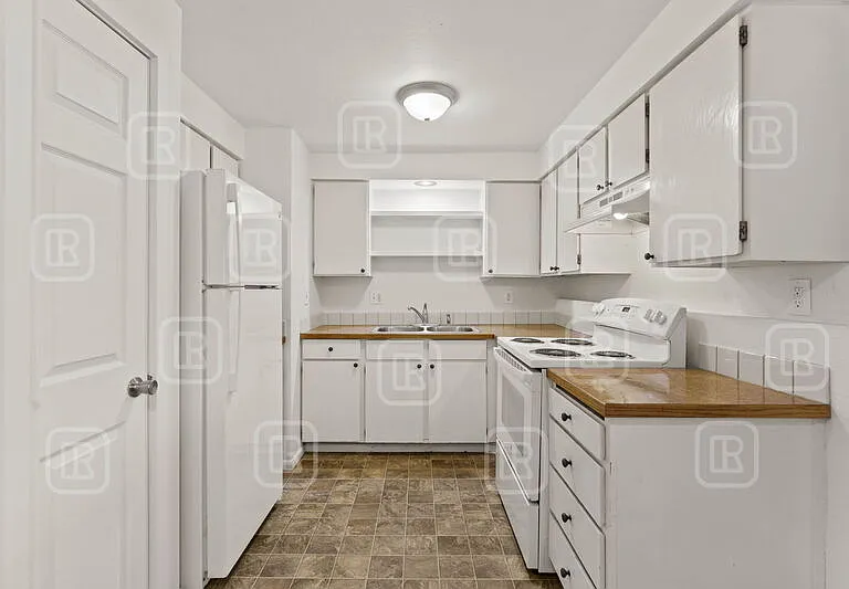10505 E Mission Ave — Photo 8