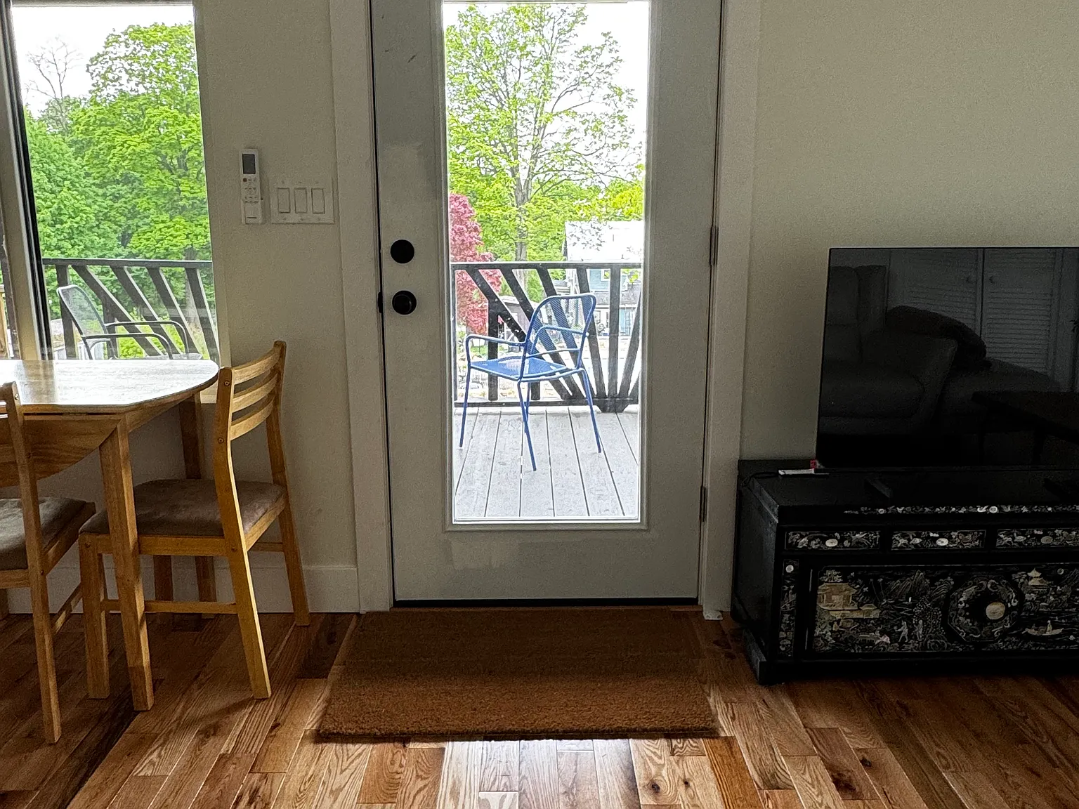 1 bed, 400 sqft, $2,546 — Photo 3