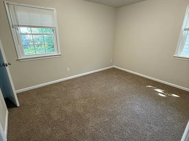 226 Colony Rd — Photo 6