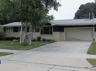 2320 43rd St, Two Rivers, WI 54241