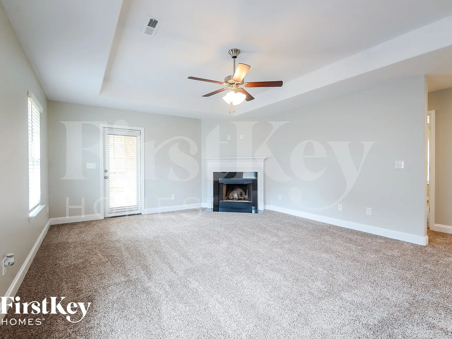 3 bed, 2.0 bath, 1725 sqft, $2,155 — Photo 2