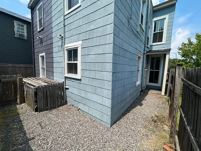 127 W Jackson St — Photo 2