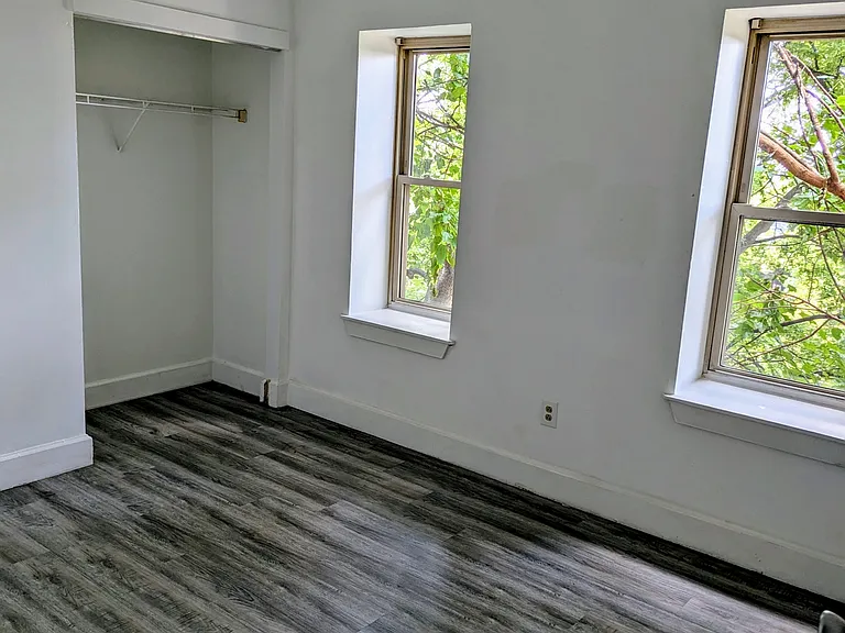 445 W McMicken Ave #1R — Photo 6