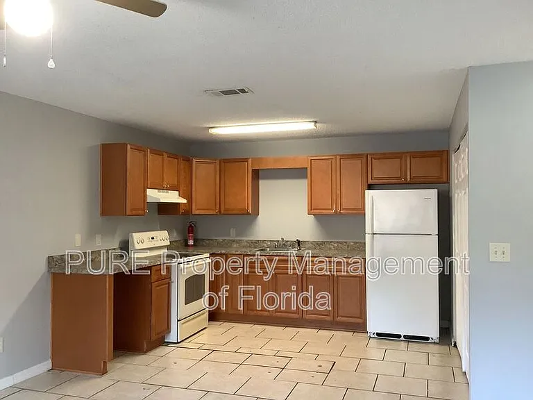 3650 NE 41st St #A — Photo 7