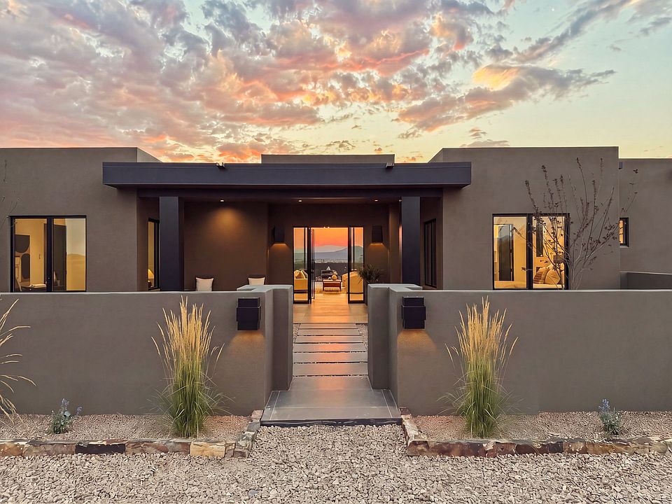 1st image of 10 Via Pampa