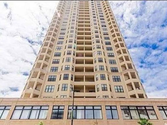 2nd image of 1464 S Michigan Ave APT 1106