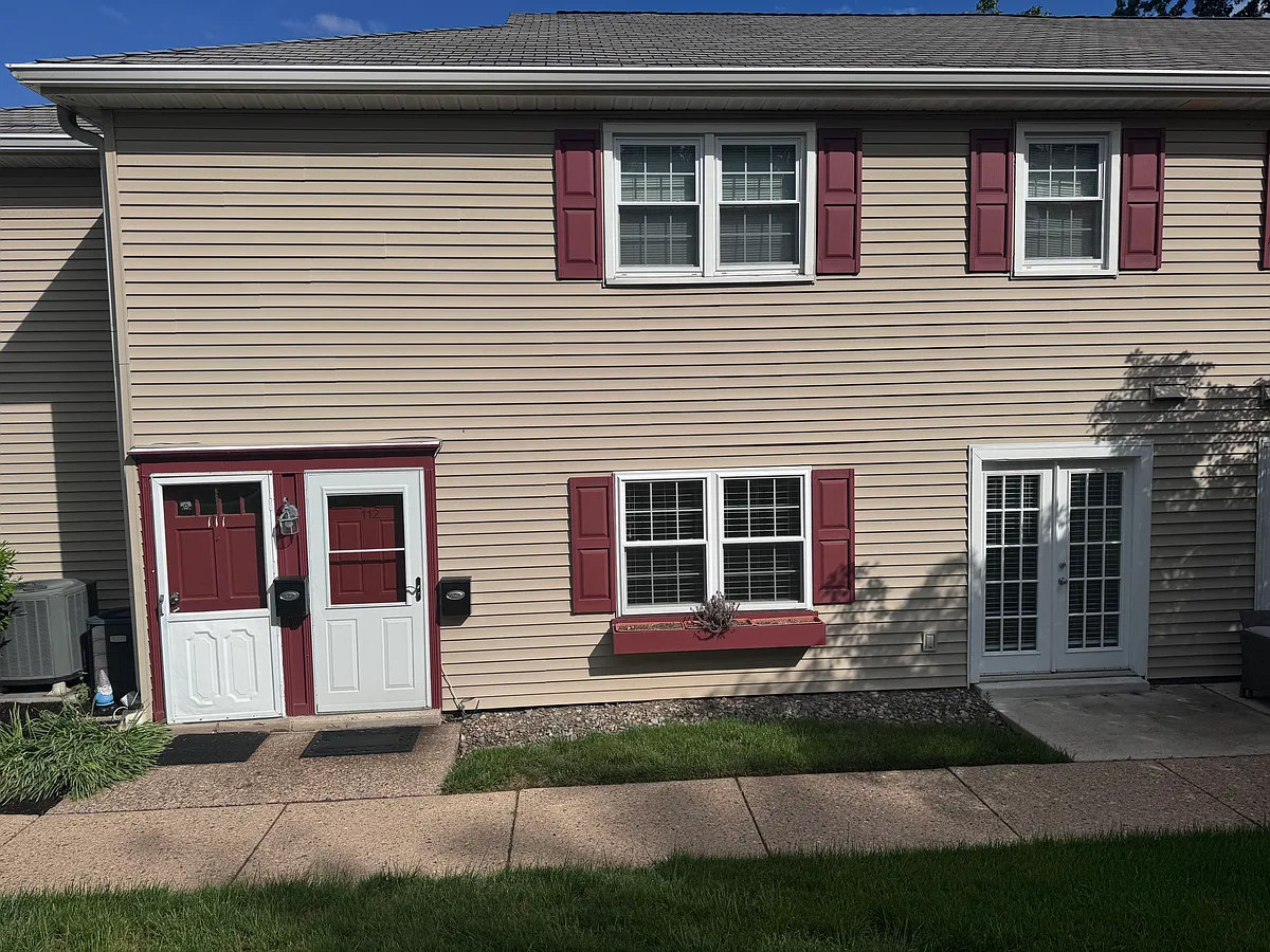 Building Photo - 112 Yardley Cmns