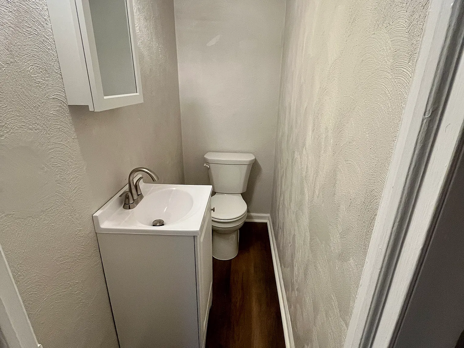 142 Ervin Ave — Photo 4