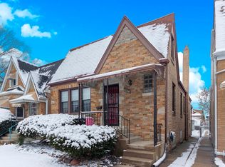 6054 W Barry Ave, Chicago, IL
