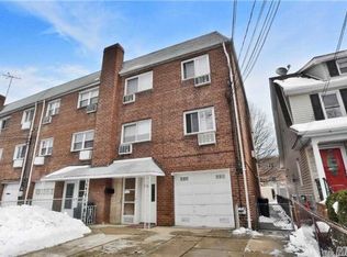 9211 241st St, Jamaica, NY 11426