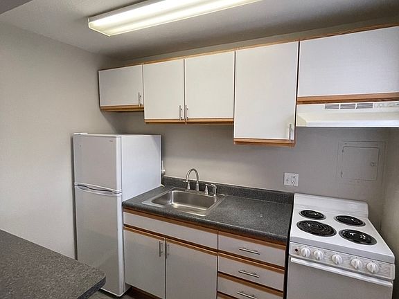 2nd image of 106 E 13th Ave #X