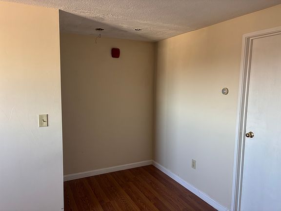 bedroom alternate view