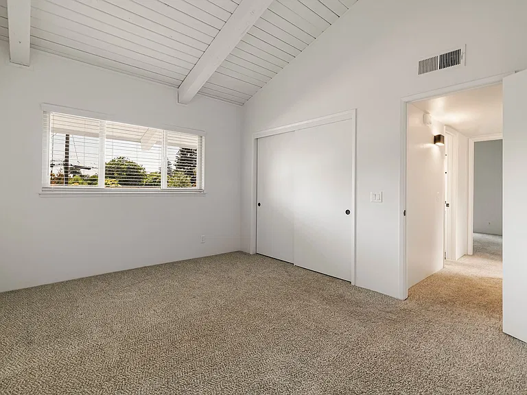 Villa Del Mar Apartments — Photo 29