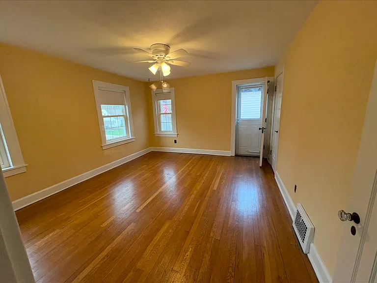 26939 Russell Rd — Photo 13