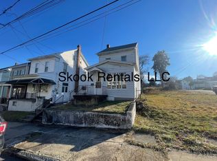 946 W Pine St, Coal Township, PA 17866