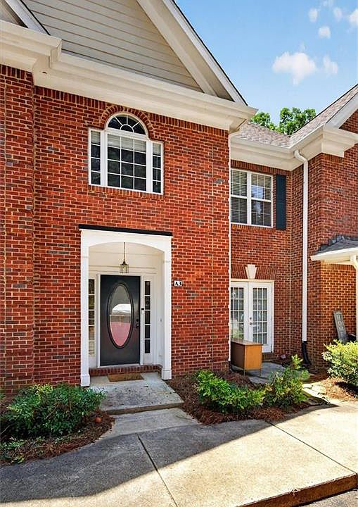 1st image of 2075 Pine Tree Dr APT A3