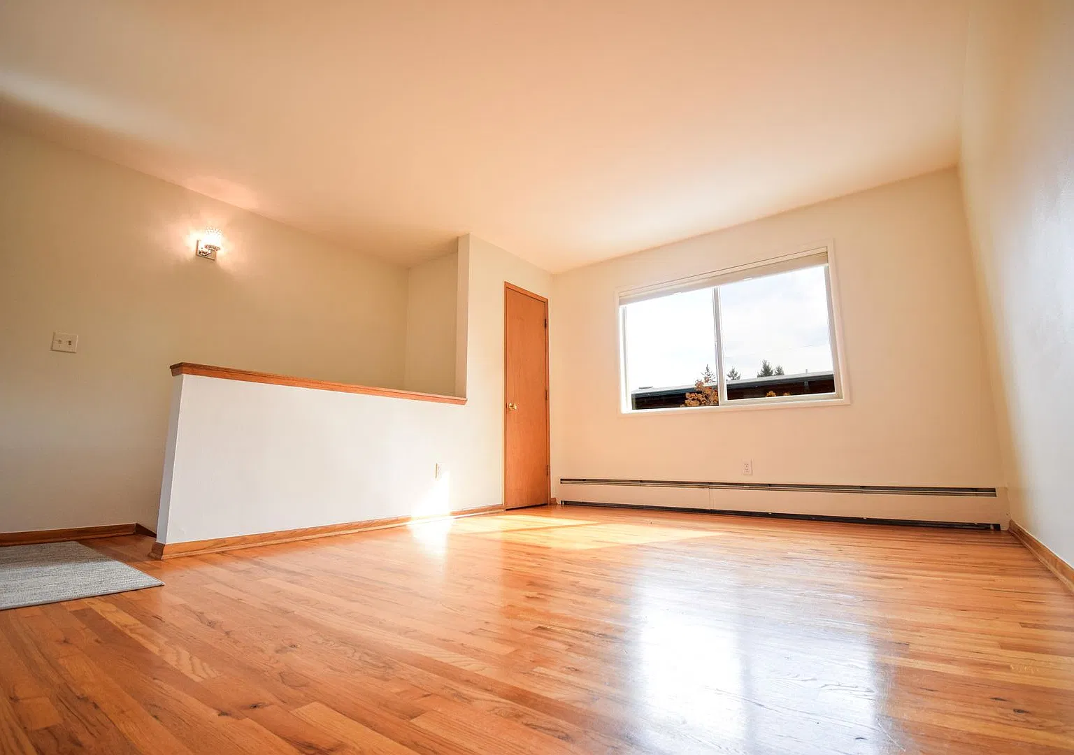 Amazing West Hills Condo! W/S/G Free onsite laundry Near OHSU! Energy Efficient A/C and heat! — Photo 1