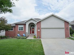 2824 Oneil Dr, Lincoln, NE 68516