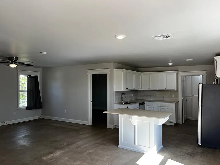 324 SW 6th St #324 — Photo 24