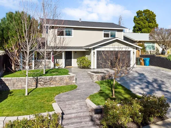 323 Golden Slopes Court, Benicia, CA 94510