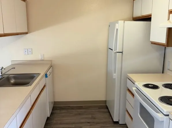 #400 Bayview By The Sea Apartments, 50 NE 1st St #400-12, Warrenton, OR 97146