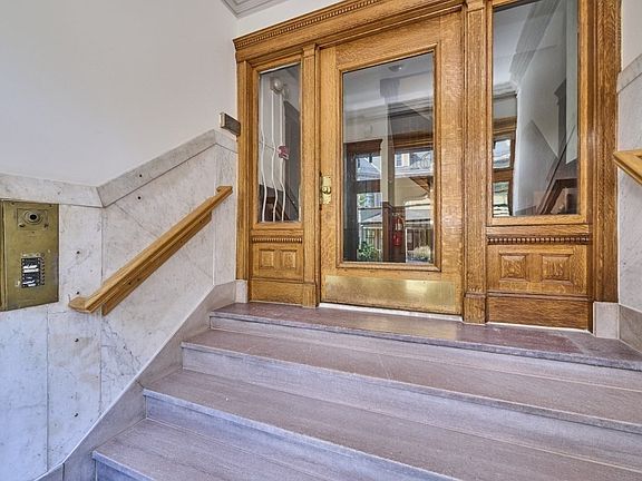 3rd image of 161 Hancock St #B