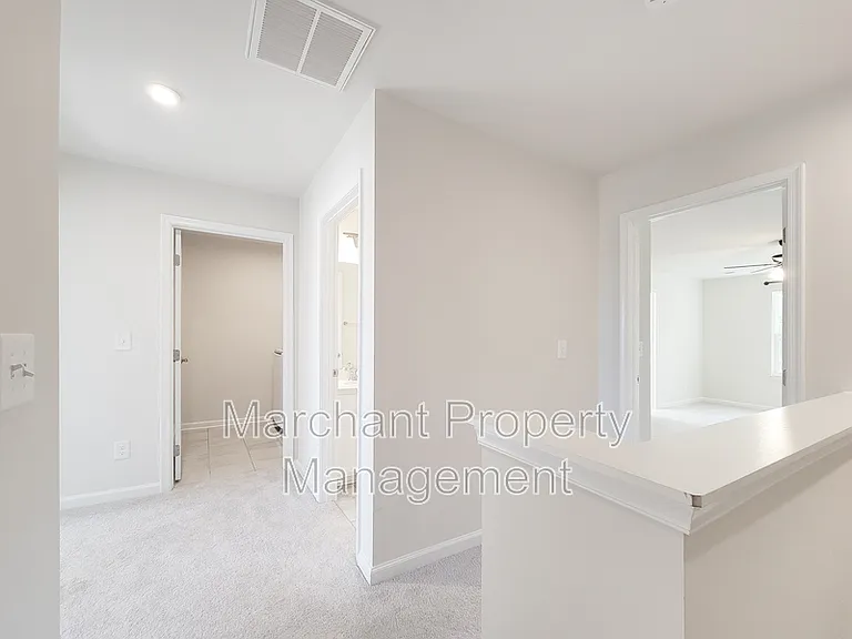 111 Marthawood Ln — Photo 16