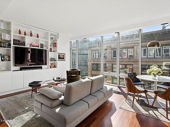 3rd image of 165 W 18th St #10B