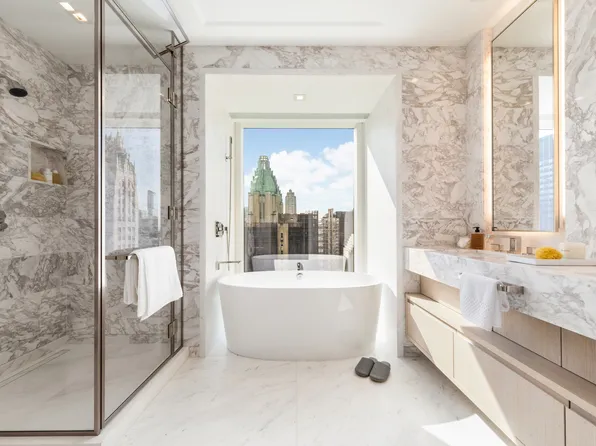 138 East 50th Street image 9 of 31